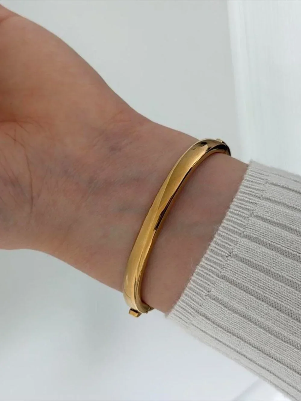 SKU:0613 vintage vibe gold metal bracelet watch Stainless steel + gift bag
